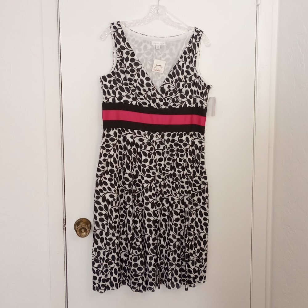 London Times Black & White Leaf Print Fit and Flare Dress